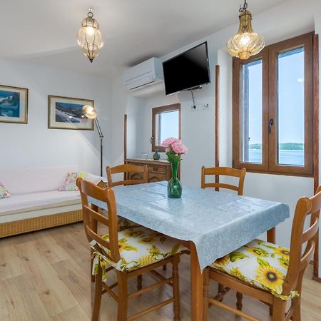 Apartment Lanterna Veneziana 罗维尼 外观 照片