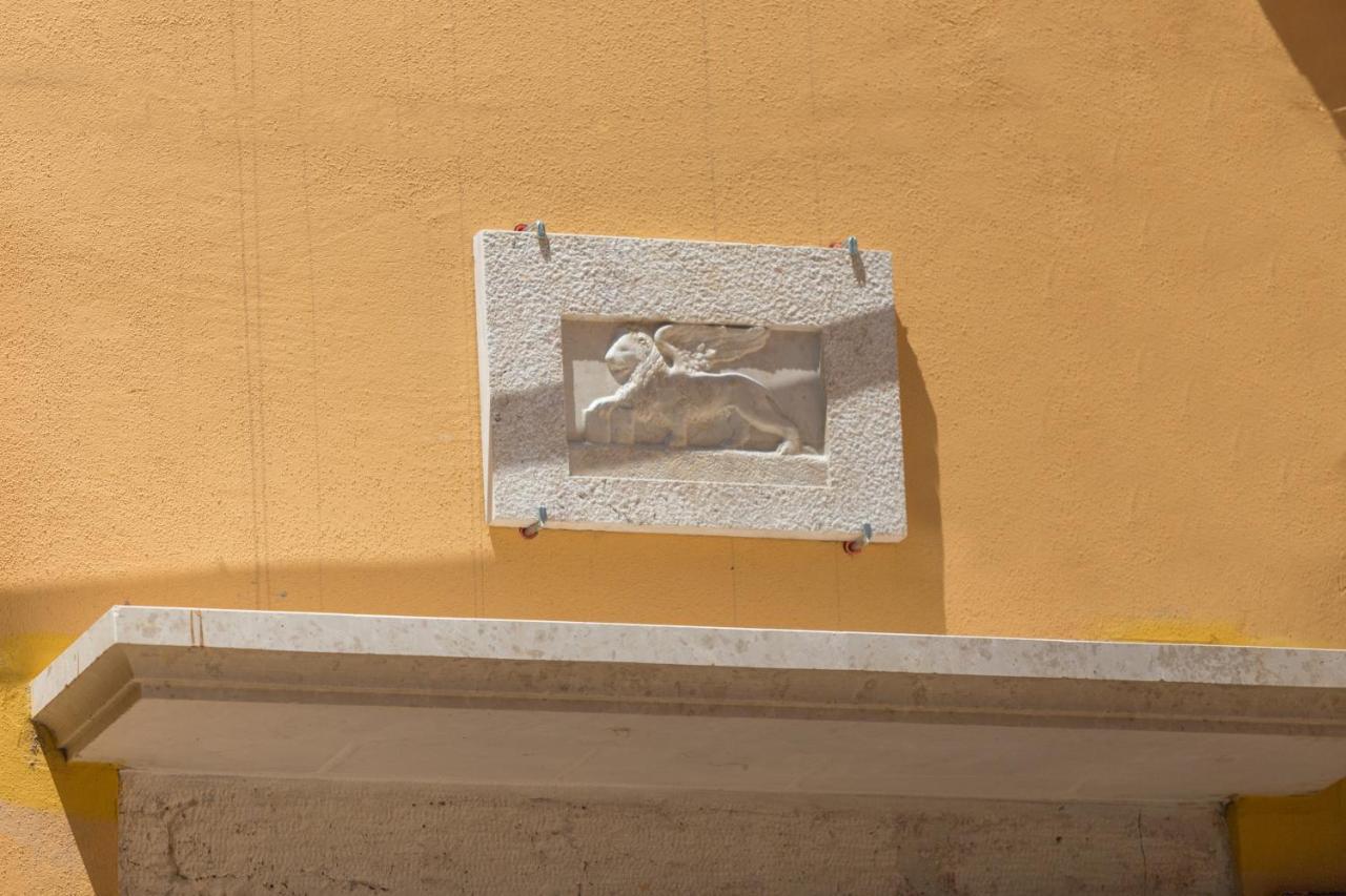 Apartment Lanterna Veneziana 罗维尼 外观 照片